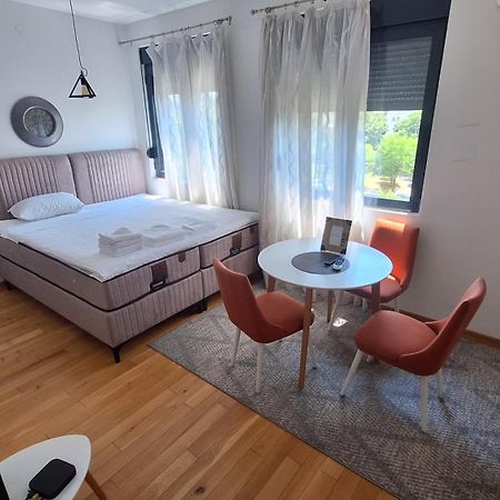 Lijepo Pozicioniran Stan, Atrakcije Blizu Appartement Podgorica Buitenkant foto